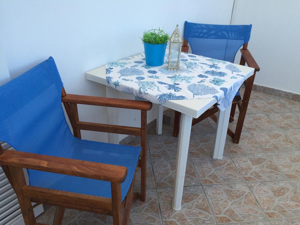 Paros Rooms Dora Quarto foto