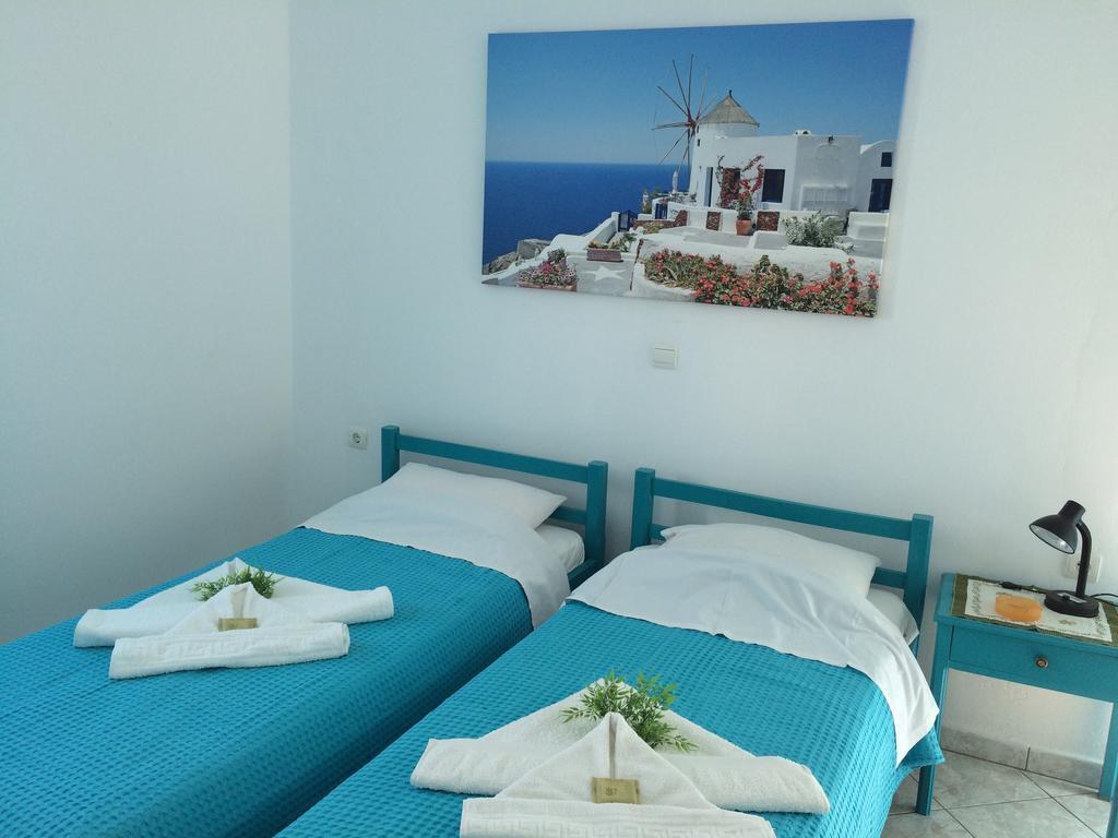 Paros Rooms Dora Quarto foto