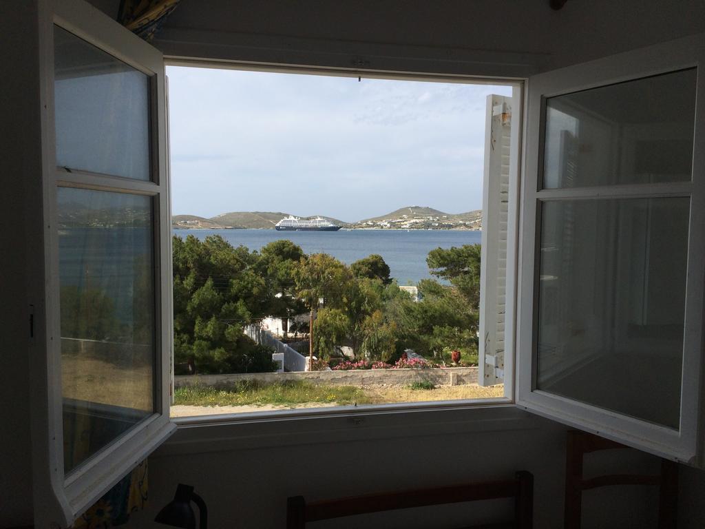 Paros Rooms Dora Quarto foto