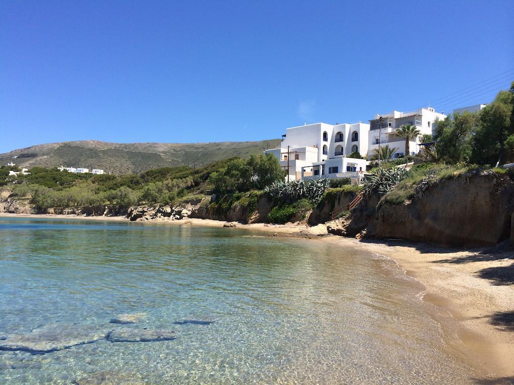 Paros Rooms Dora Quarto foto